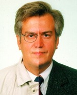 Один в двух лицах: справа Леонид Михайлов - председатель купеческого общества, слева Леонид Михайлов -зампредседателя горсобрания Таллинна. Леонид Михайлов - председатель Таллиннского купеческого общества, Леонид Михайлов - депутат горсобрания Таллинна.